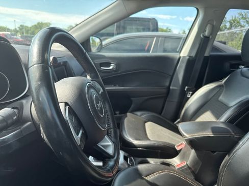 Used 2018 Jeep Compass Latitude w/ Popular Equipment Group FWD image 33