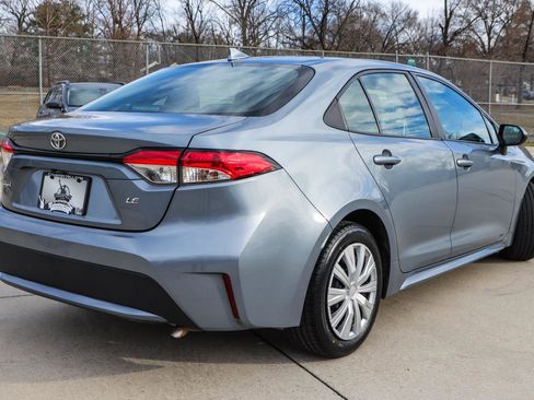 Used 2021 Toyota Corolla LE image 13