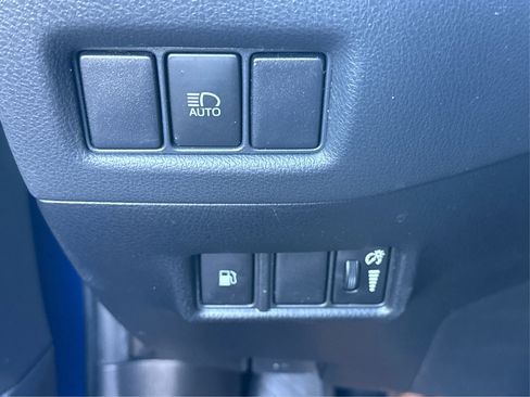 Used 2018 Toyota C-HR XLE image 19