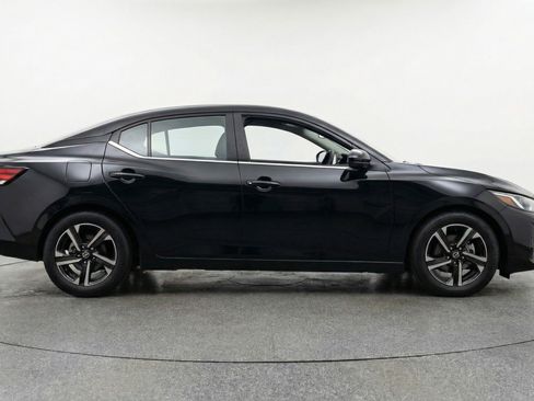 Used 2025 Nissan Sentra SV FWD image 11