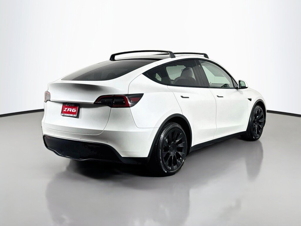Used 2021 Tesla Model Y Long Range AWD/4WD image 5