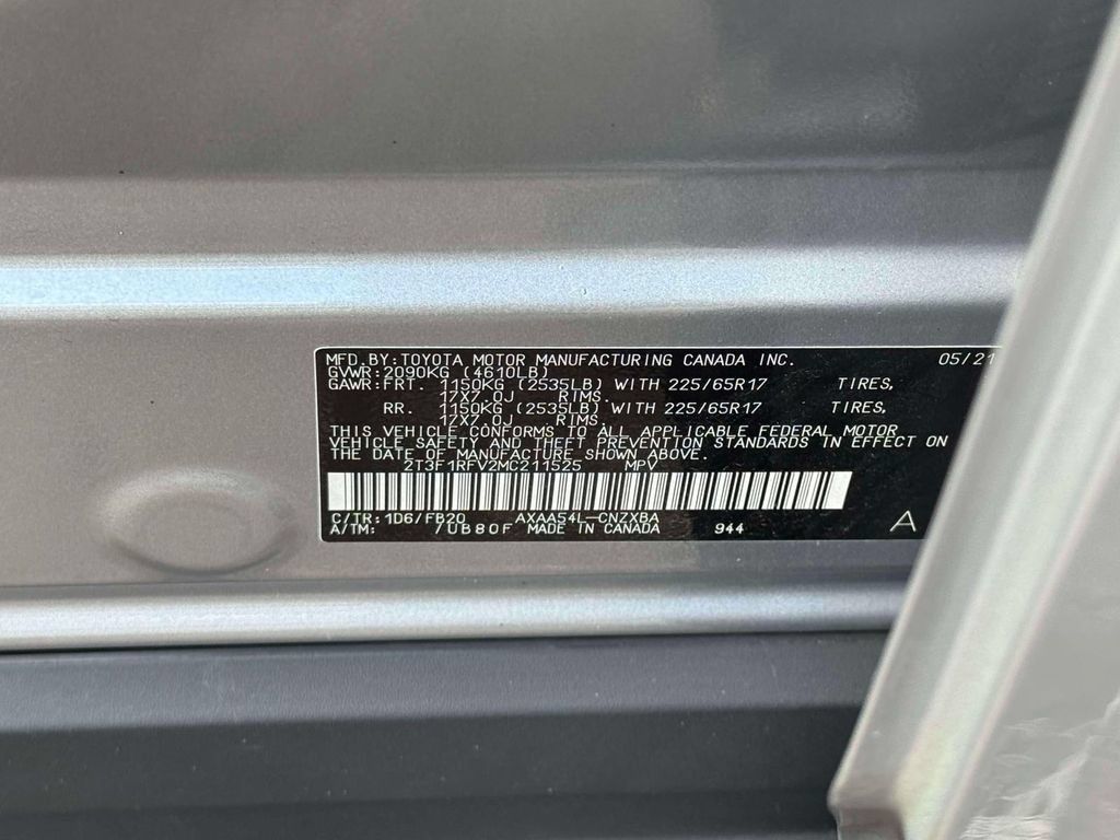 Used 2021 Toyota RAV4 LE AWD/4WD image 21