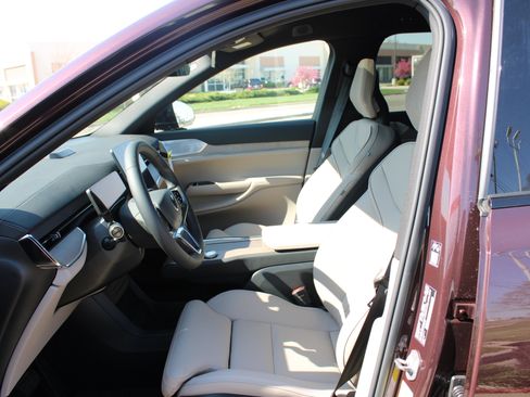 New 2025 Volvo EX90 Ultra image 9