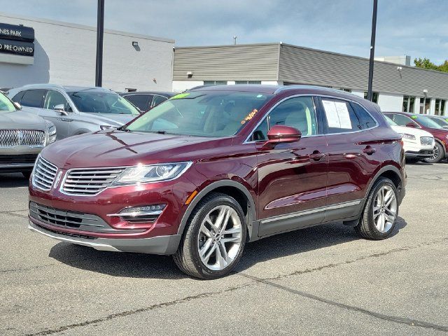 Used 2017 Lincoln MKC Reserve w/ Lincoln MKC Climate Package AWD/4WD image 2