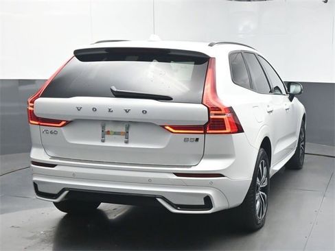 Certified 2024 Volvo XC60 B5 Core image 7