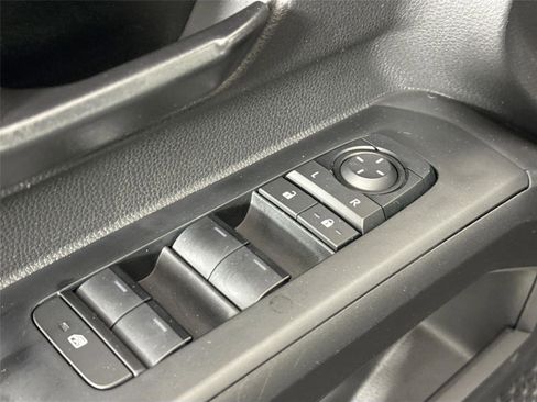 Certified 2025 Toyota Tacoma SR5 image 25