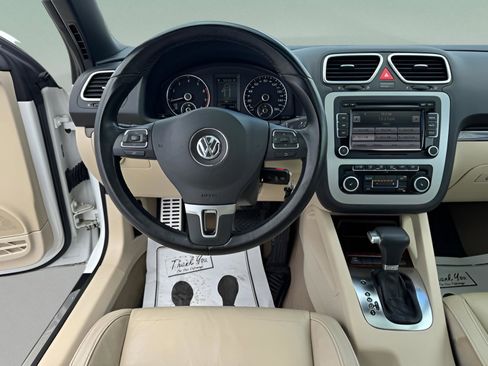 Used 2010 Volkswagen Eos Lux FWD image 26