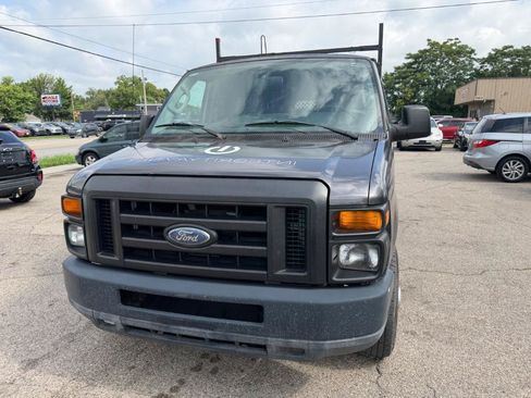 Used 2011 Ford E-150 and Econoline 150 w/ Commercial Cargo Van Pkg RWD image 2