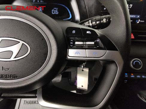 Used 2025 Hyundai Elantra SE FWD image 13