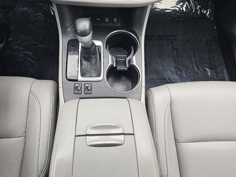 Used 2018 Toyota Highlander XLE image 20
