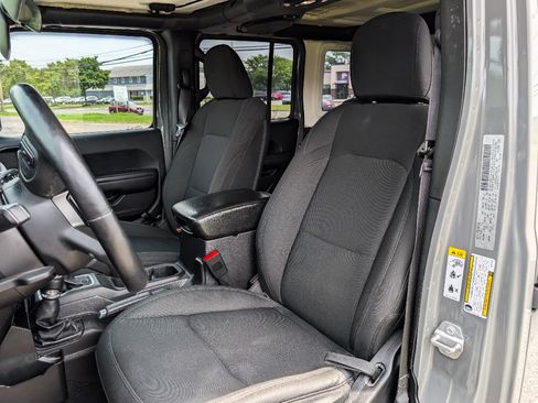 Used 2018 Jeep Wrangler Unlimited Sport S AWD/4WD image 18