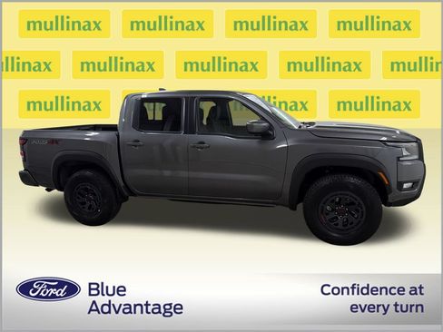 Used 2026 Nissan Frontier PRO-4X AWD/4WD image 2