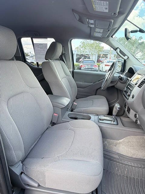 Used 2016 Nissan Frontier SV RWD image 14