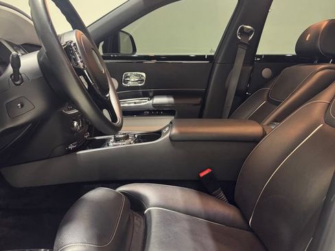 Used 2018 Rolls-Royce Ghost w/ Dynamic Package RWD image 15