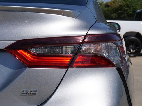 Used 2022 Toyota Camry SE image 17