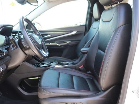 Used 2023 Chevrolet Bolt EUV LT w/ Convenience Package FWD image 11