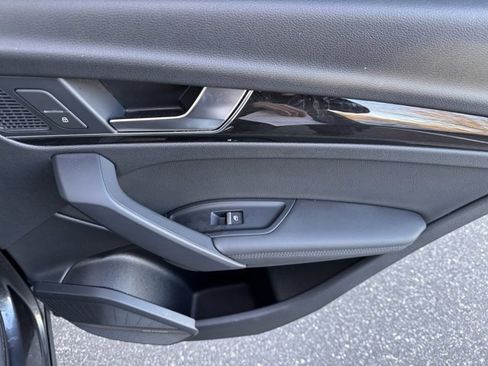 Used 2020 Audi Q5 2.0T Premium Plus w/ Premium Plus Package image 32