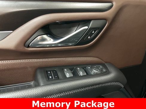 Used 2021 GMC Yukon Denali w/ Denali Ultimate Package AWD/4WD image 12