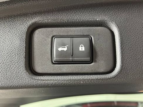 Certified 2025 Nissan Pathfinder Platinum FWD image 53