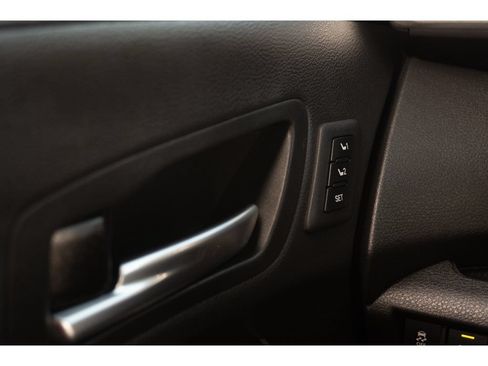 Used 2025 Toyota Sienna Platinum AWD/4WD image 33