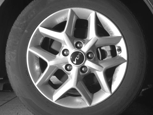 Used 2025 Kia Soul LX w/ LX Technology Package FWD image 16