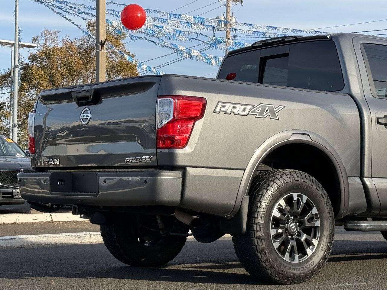 Used 2019 Nissan Titan PRO-4X w/ Pro-4x Convenience Package AWD/4WD image 9