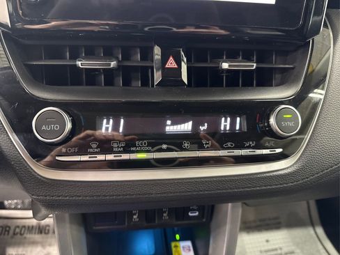 Used 2023 Toyota Corolla Cross XLE image 30