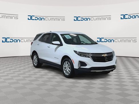 Used 2023 Chevrolet Equinox LT FWD image 2
