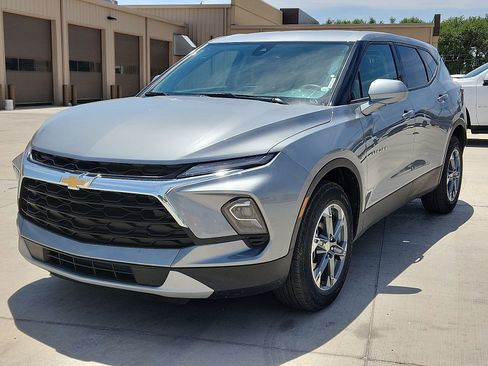Used 2025 Chevrolet Blazer LT AWD/4WD image 1