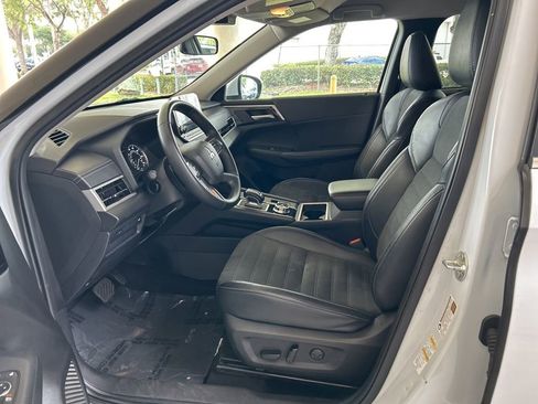 Used 2024 Mitsubishi Outlander SE AWD/4WD image 5