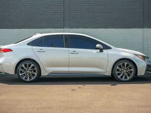 Used 2020 Toyota Corolla SE FWD image 4
