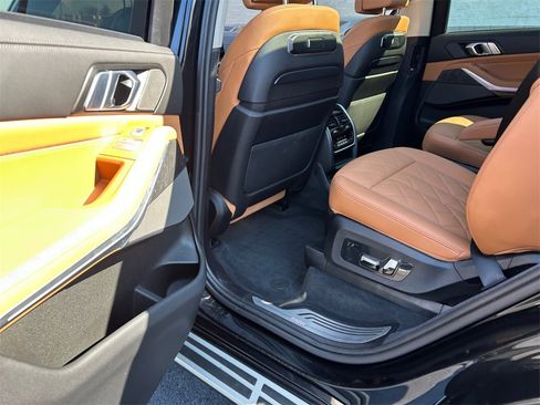 Used 2023 BMW X7 xDrive40i w/ Premium Package image 21