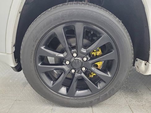 Used 2019 Jeep Grand Cherokee Altitude AWD/4WD image 31