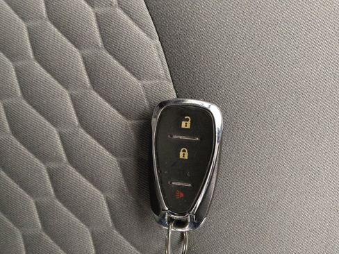 Used 2021 Chevrolet Equinox LS w/ LS Convenience Package FWD image 32
