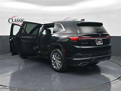 Used 2025 Buick Enclave Preferred image 33