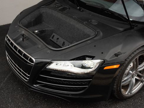 Used 2010 Audi R8 V10 image 38