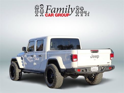 Used 2022 Jeep Gladiator Overland w/ Popular Equipment Package image 3