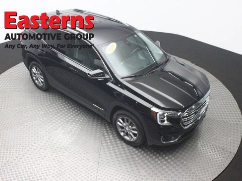 Used 2024 GMC Terrain SLT AWD/4WD image 3