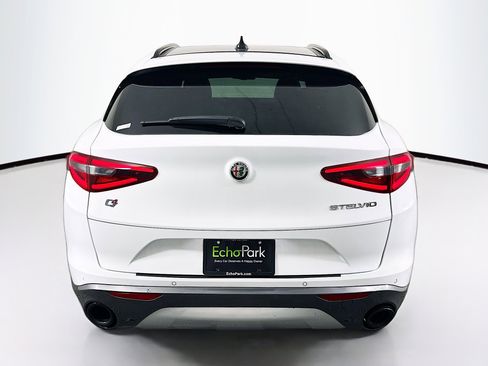 Used 2022 Alfa Romeo Stelvio Ti image 7