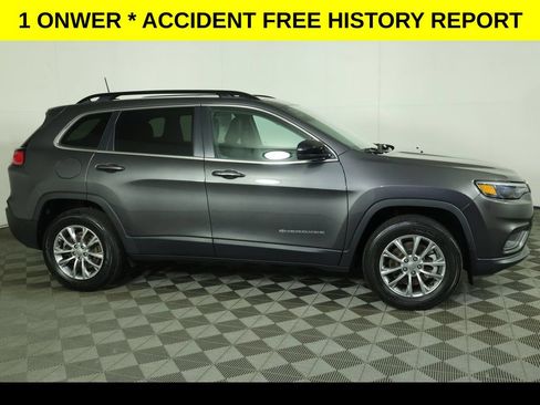 Used 2022 Jeep Cherokee Latitude Lux w/ Sun & Sound Group AWD/4WD image 2