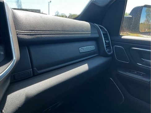 Used 2019 RAM 1500 Laramie AWD/4WD image 38