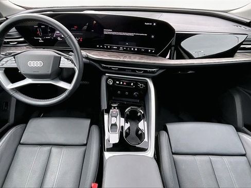 Used 2025 Audi Q5 Premium Plus w/ Premium Plus image 15