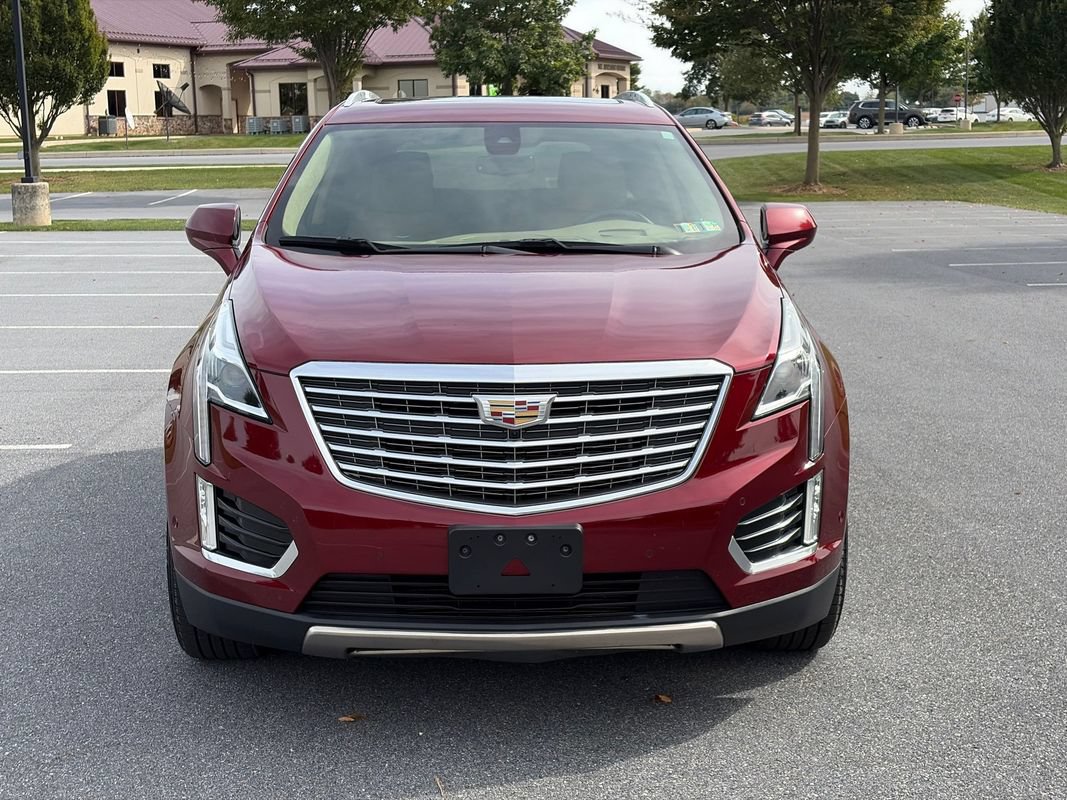 Used 2018 Cadillac XT5 Platinum w/ Driver Assist Package AWD/4WD image 3