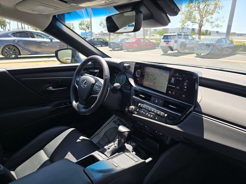 Used 2022 Lexus ES 350 w/ Premium Package FWD image 11