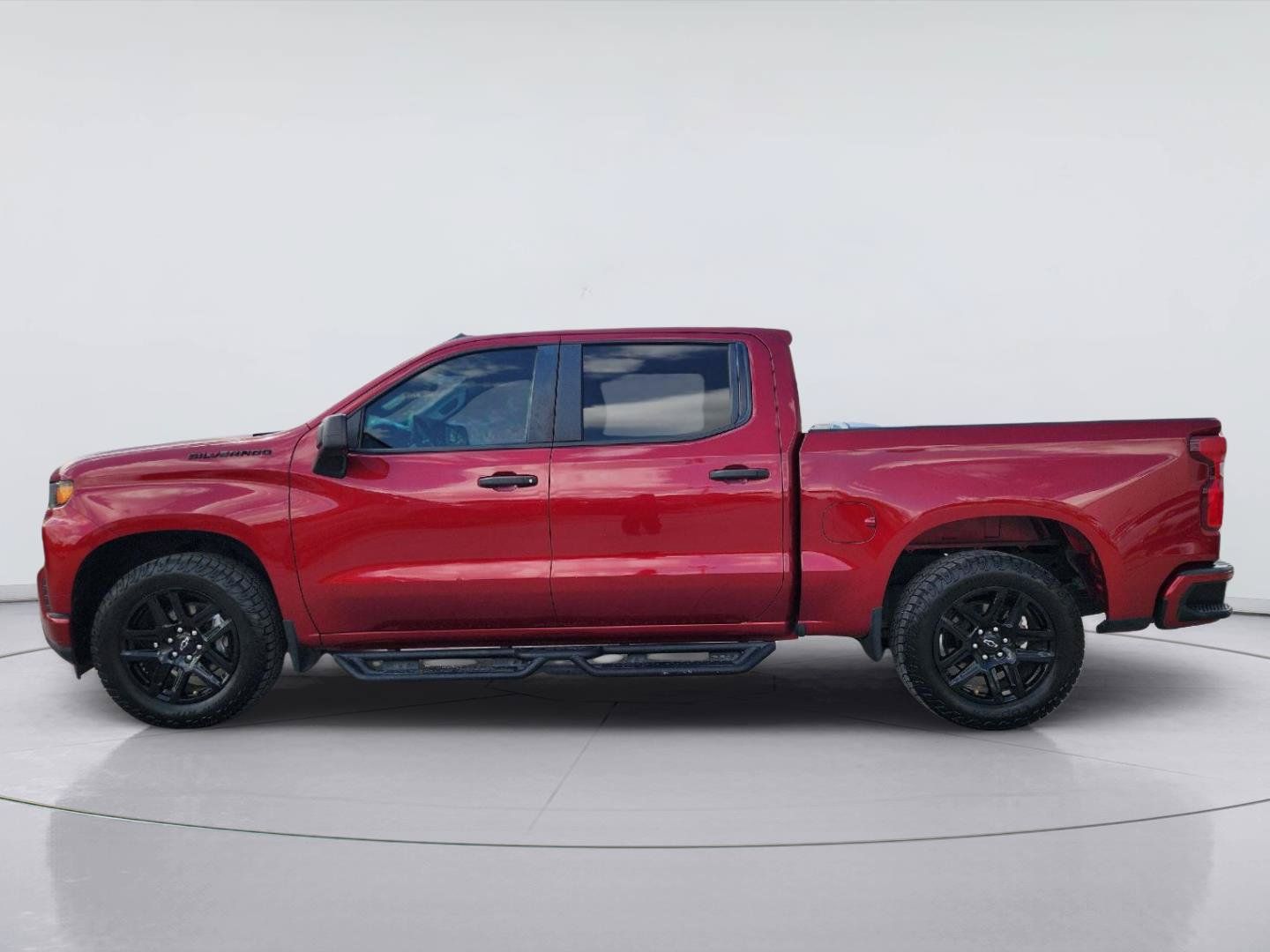 Used 2022 Chevrolet Silverado 1500 Custom w/ LPO, Blackout Package RWD image 4