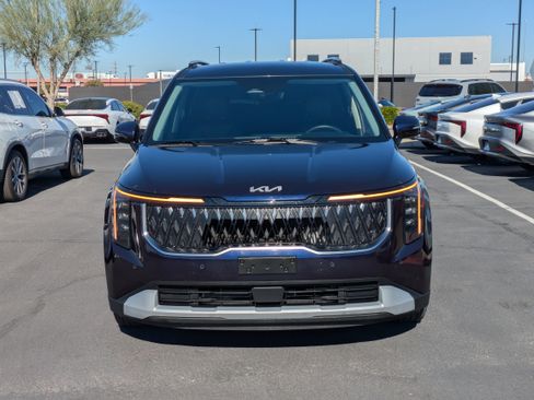 Certified 2025 Kia Carnival EX image 8