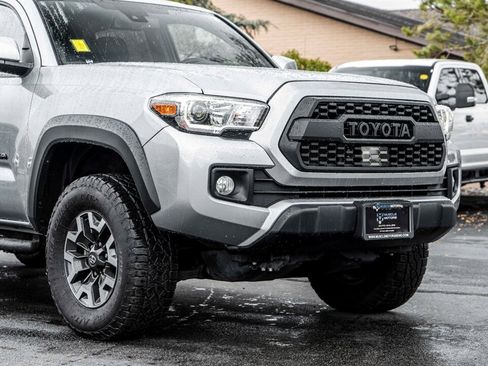 Used 2019 Toyota Tacoma TRD Off-Road image 7