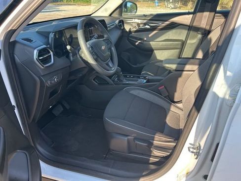 Used 2024 Chevrolet TrailBlazer LS image 5