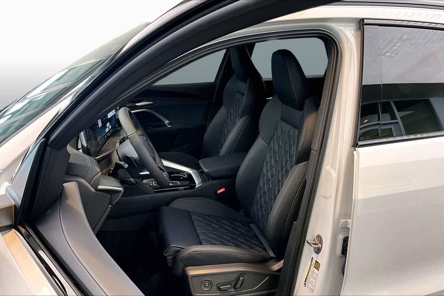 New 2026 Audi SQ5 Premium Plus w/ Premium Plus Package AWD/4WD image 9