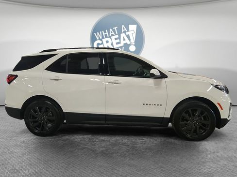 Used 2023 Chevrolet Equinox RS AWD/4WD image 2